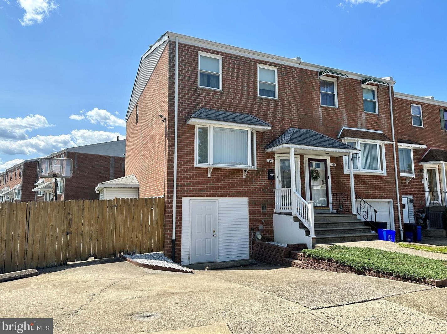 3596 Dows Rd, Philadelphia, PA 19154-4038