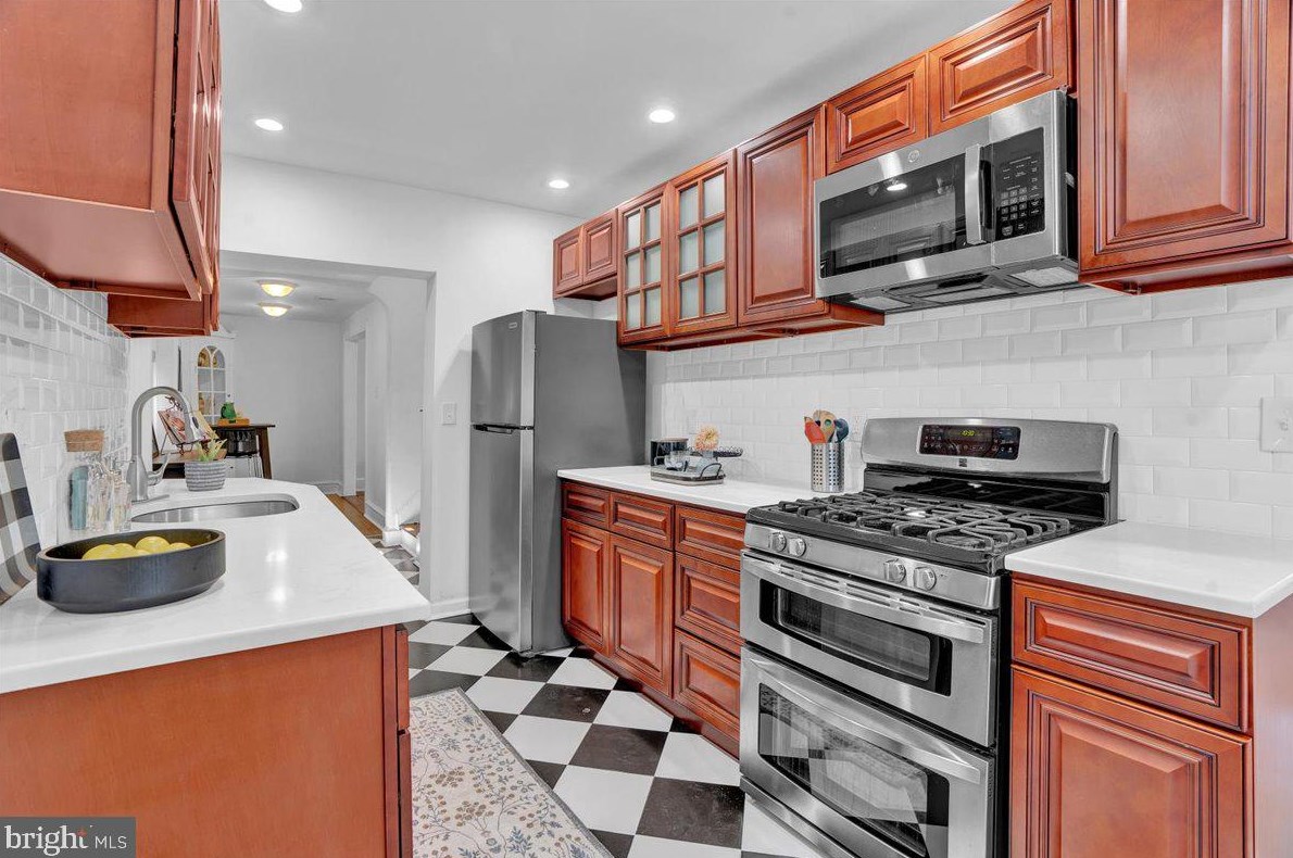 5545 Morton St, Philadelphia PA 19144-1330 exterior