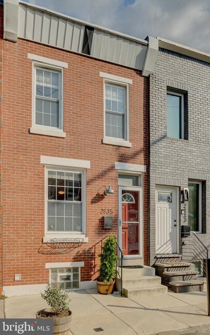 2835 Chatham St, Philadelphia, PA 19134-4213