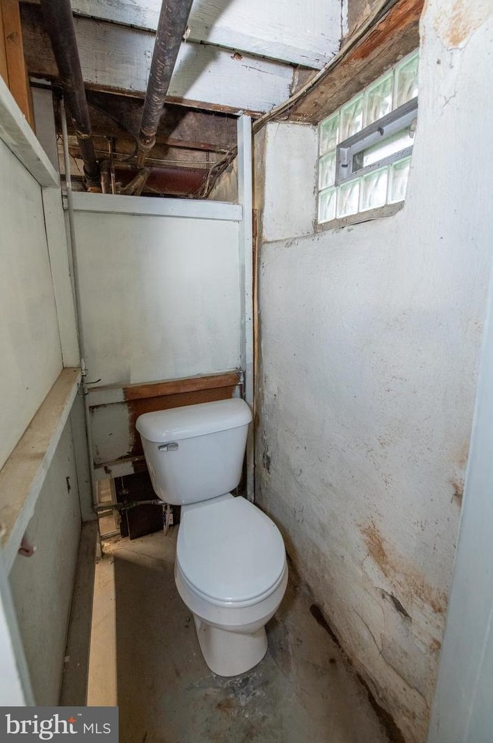 568 Sanger St, Philadelphia PA 19124-1106 exterior