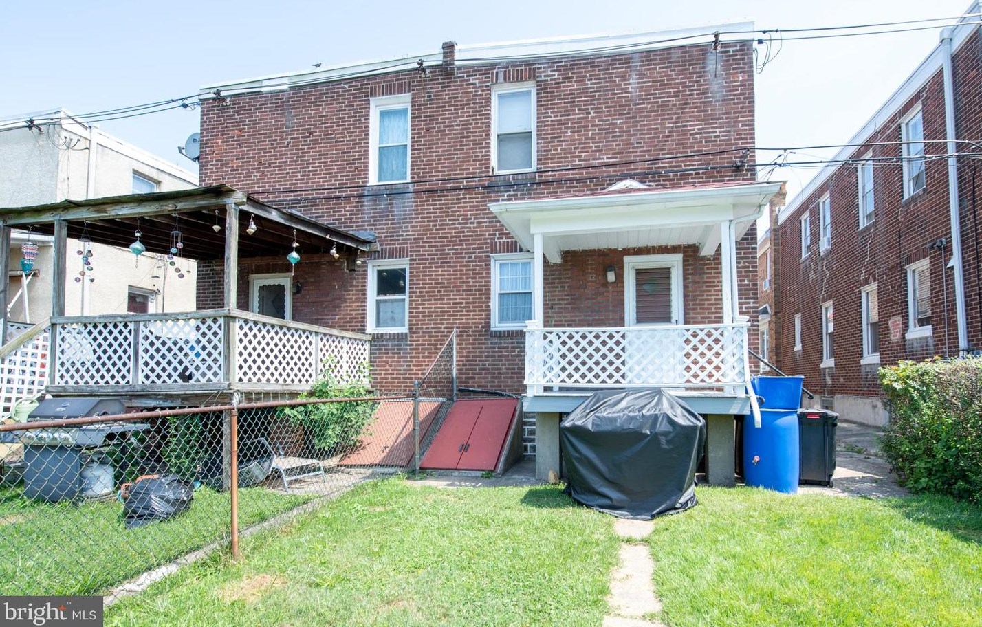 568 Sanger St, Philadelphia PA 19124-1106 exterior