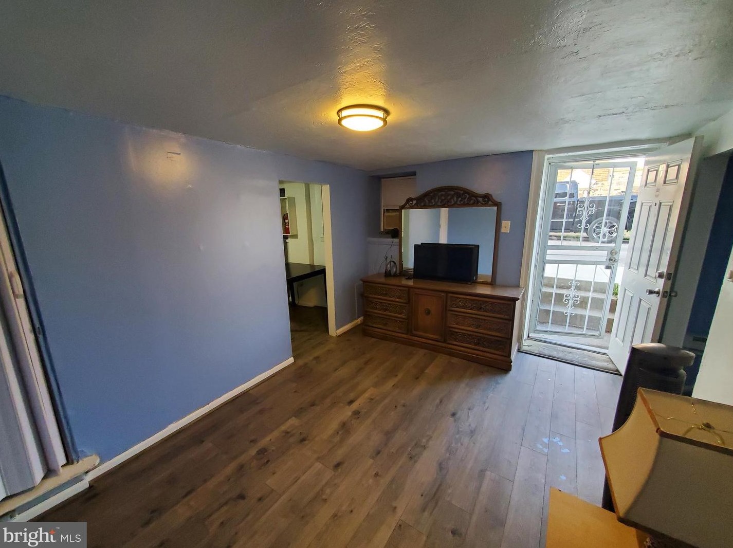 6017 Elmwood Ave, Philadelphia PA  19142-3219 exterior