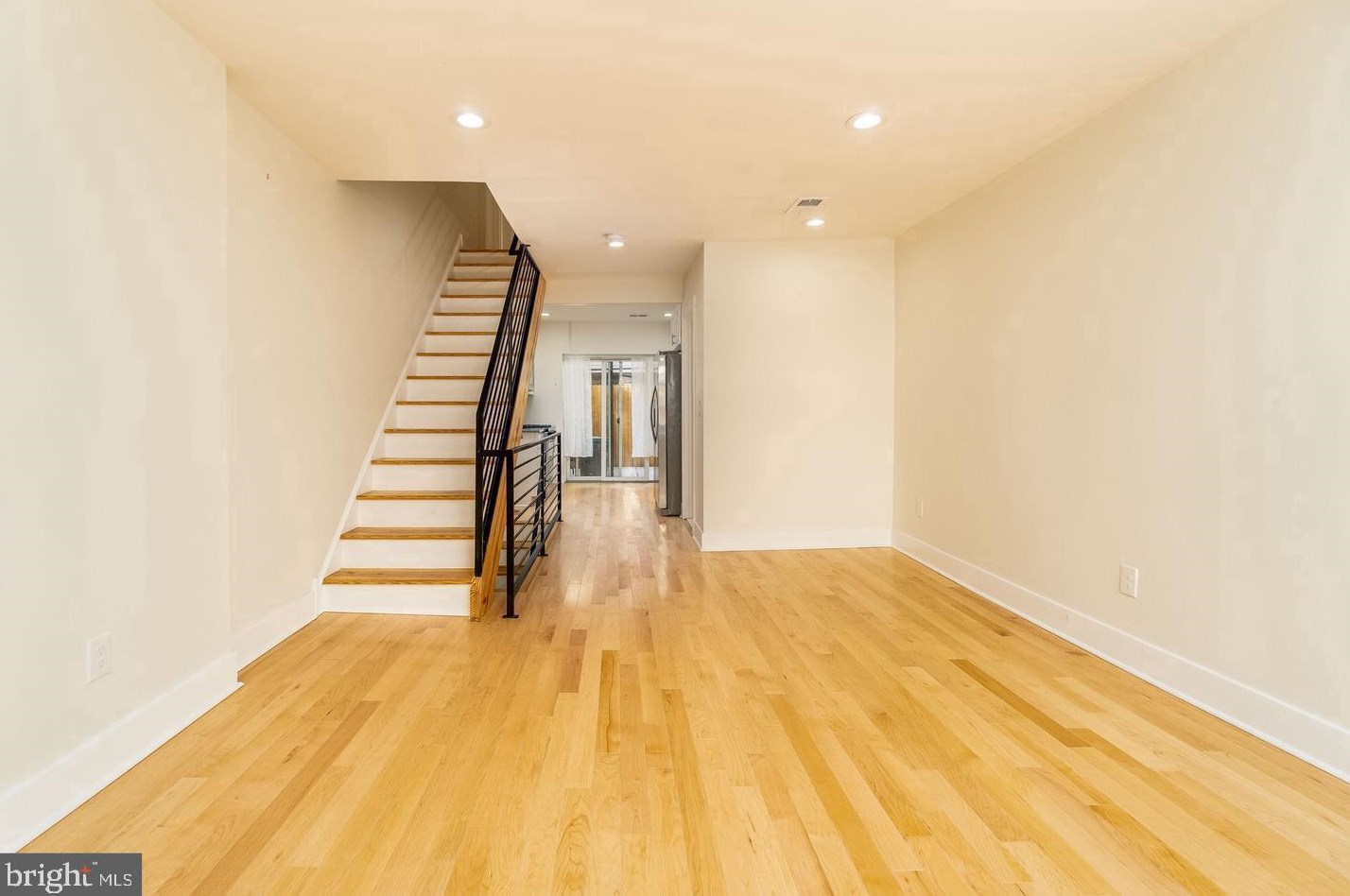 2032 Fernon St, Philadelphia, PA 19145