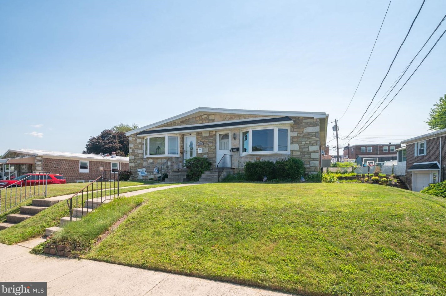 205 Dimarco Dr, Philadelphia, PA 19154-4303