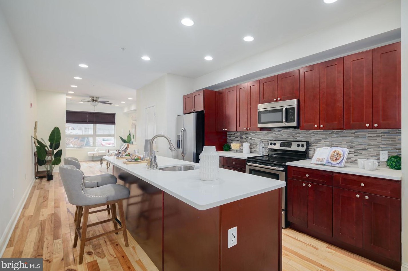 821 N 15th St #1, Philadelphia, PA 19130