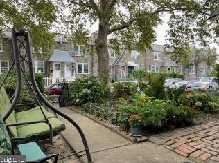 6737 Lynford St, Philadelphia, PA 19149-2127