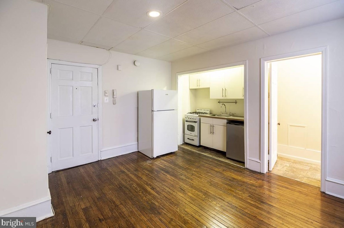 2051 Walnut St #3m, Philadelphia, PA 19103