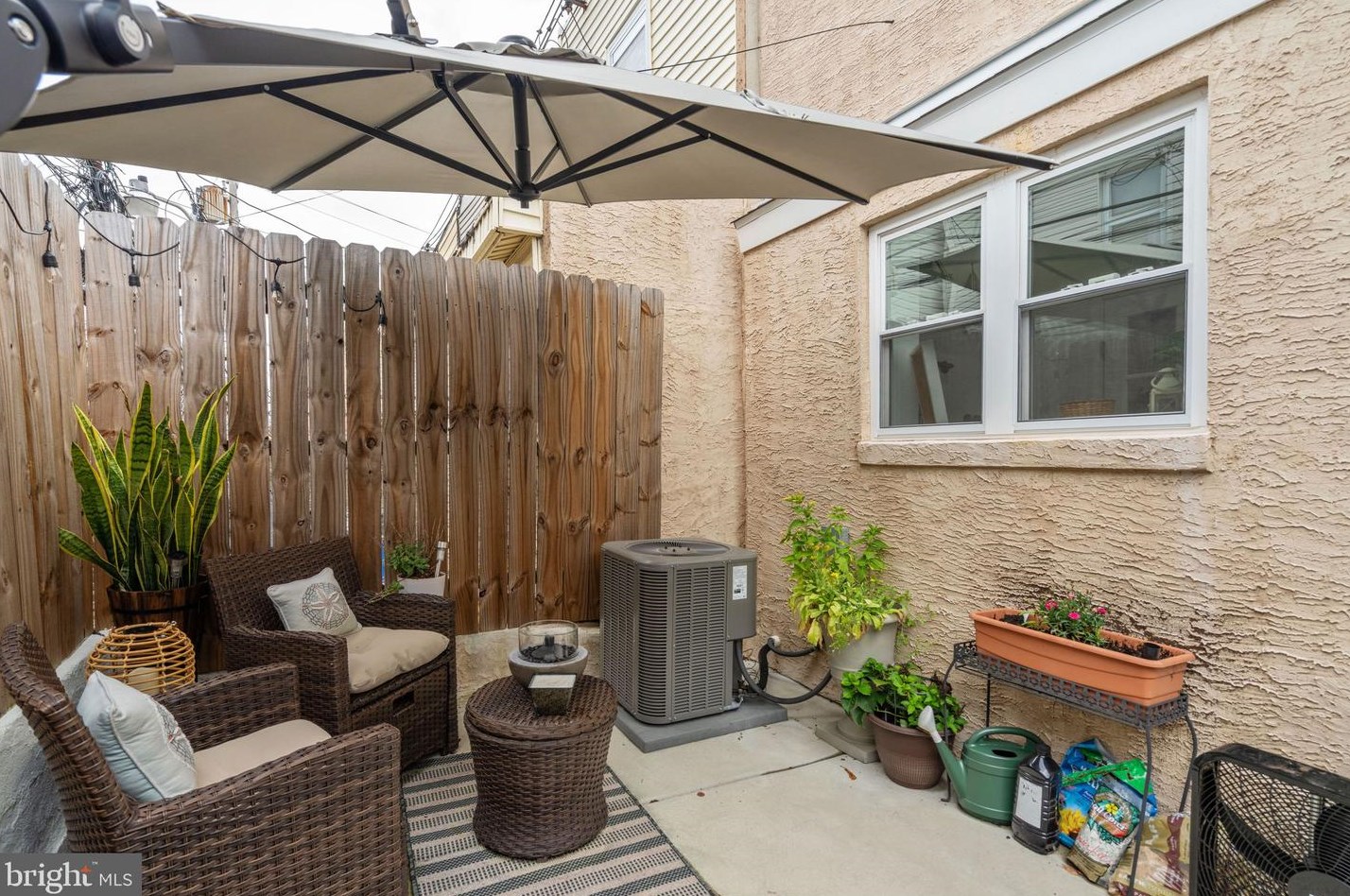 2410 Warnock St, Philadelphia PA  19148-3636 exterior