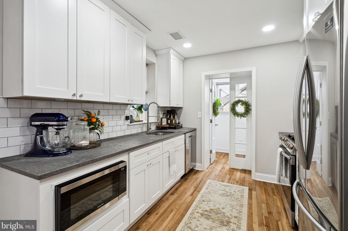 2410 Warnock St, Philadelphia PA  19148-3636 exterior