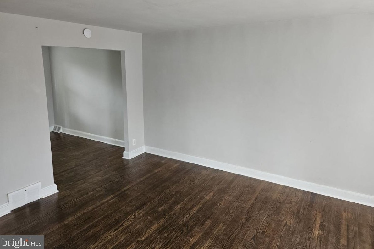 6026 Newtown Ave, Philadelphia PA  19111-5918 exterior