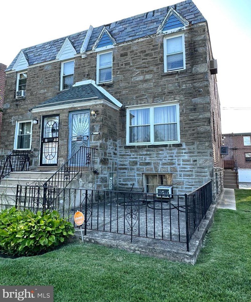 947 Slocum St, Philadelphia, PA 19150-3607