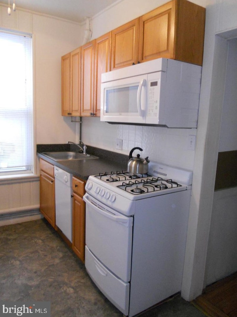 4265 Ridge Ave # 2, Philadelphia, PA