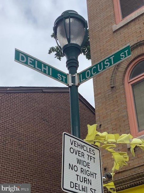 221 Delhi St, Philadelphia, PA 19107-5714