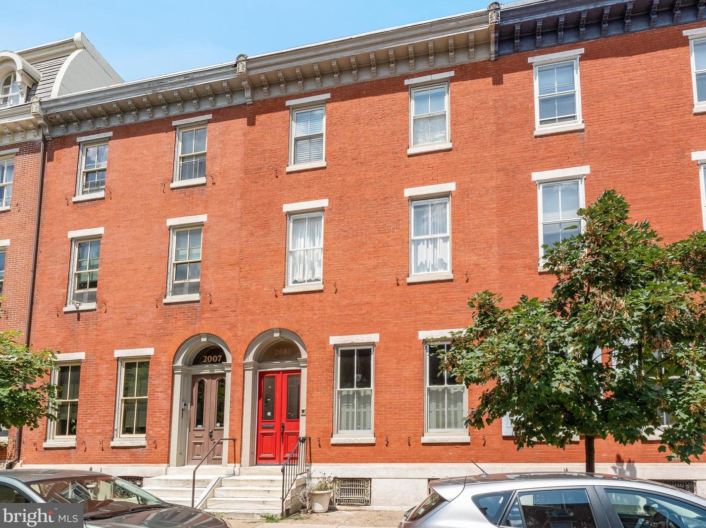 2005 Wallace St, Philadelphia, PA 19130-3221