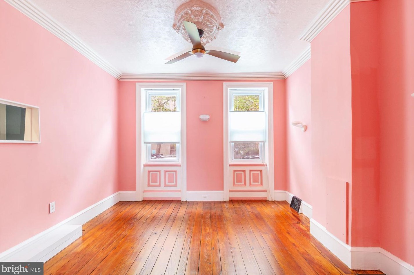 2142 Susquehanna Ave, Philadelphia PA 19121-1325 exterior