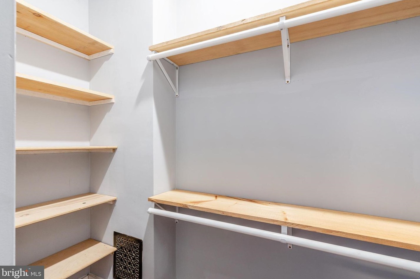 2142 Susquehanna Ave, Philadelphia PA 19121-1325 exterior