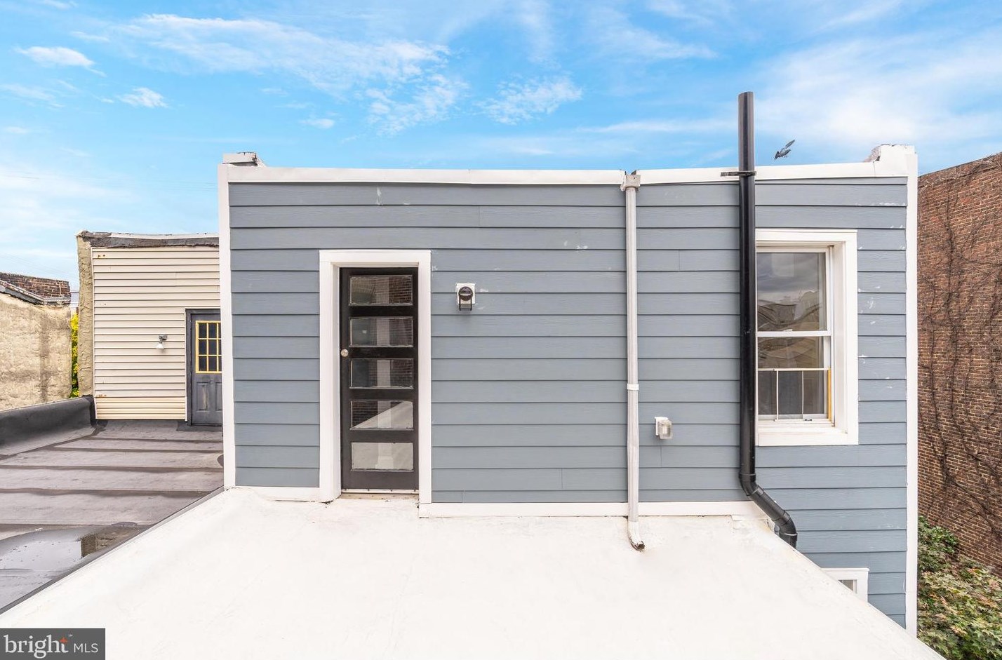 2142 Susquehanna Ave, Philadelphia PA 19121-1325 exterior