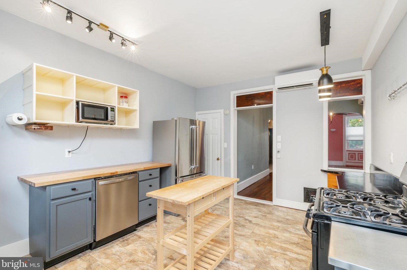 2142 Susquehanna Ave, Philadelphia PA 19121-1325 exterior