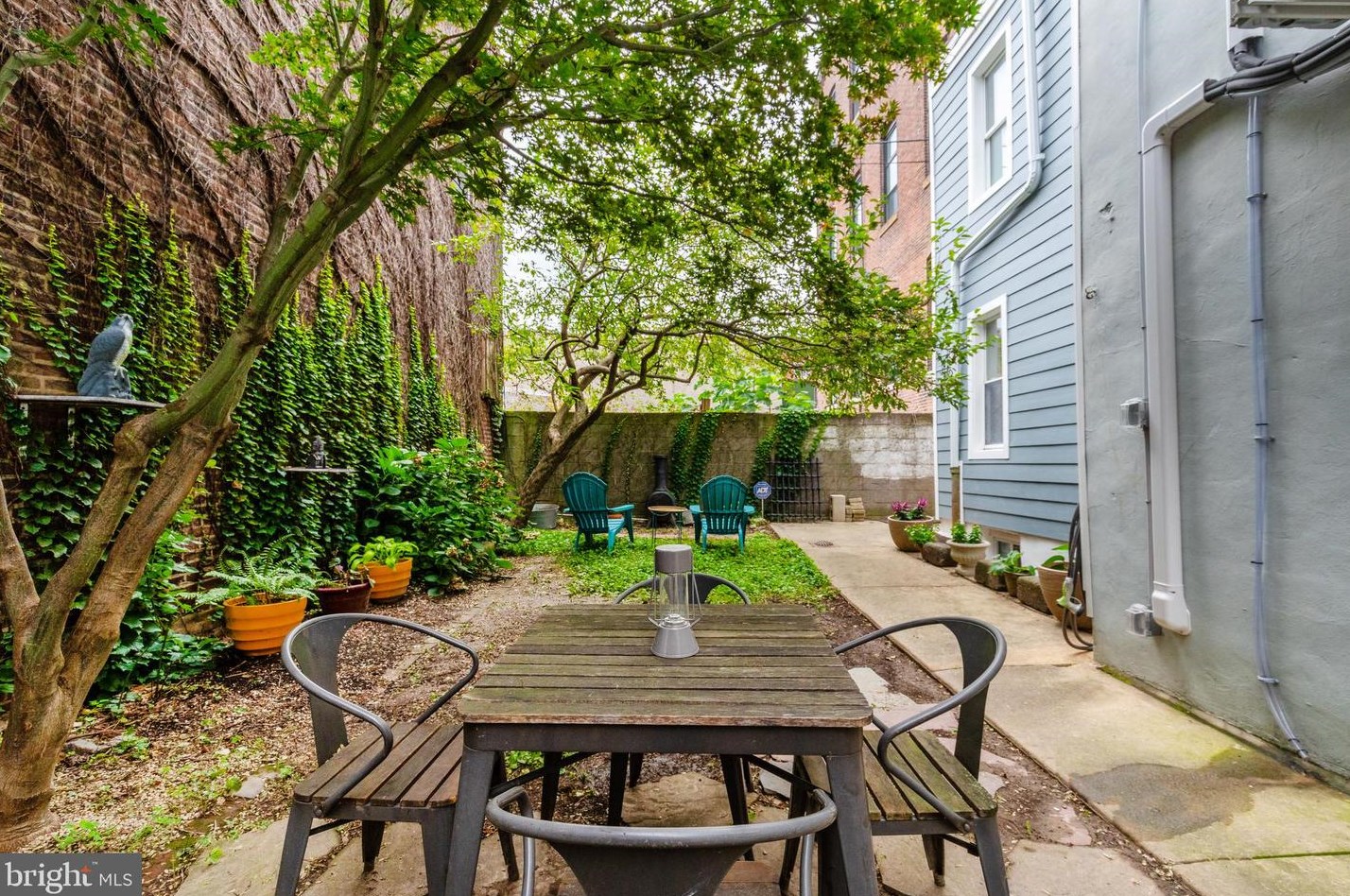 2142 Susquehanna Ave, Philadelphia PA 19121-1325 exterior