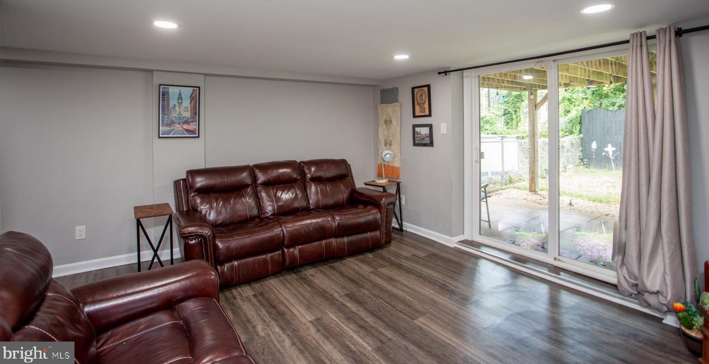 3405 Amity Rd, Philadelphia PA  19154-3903 exterior