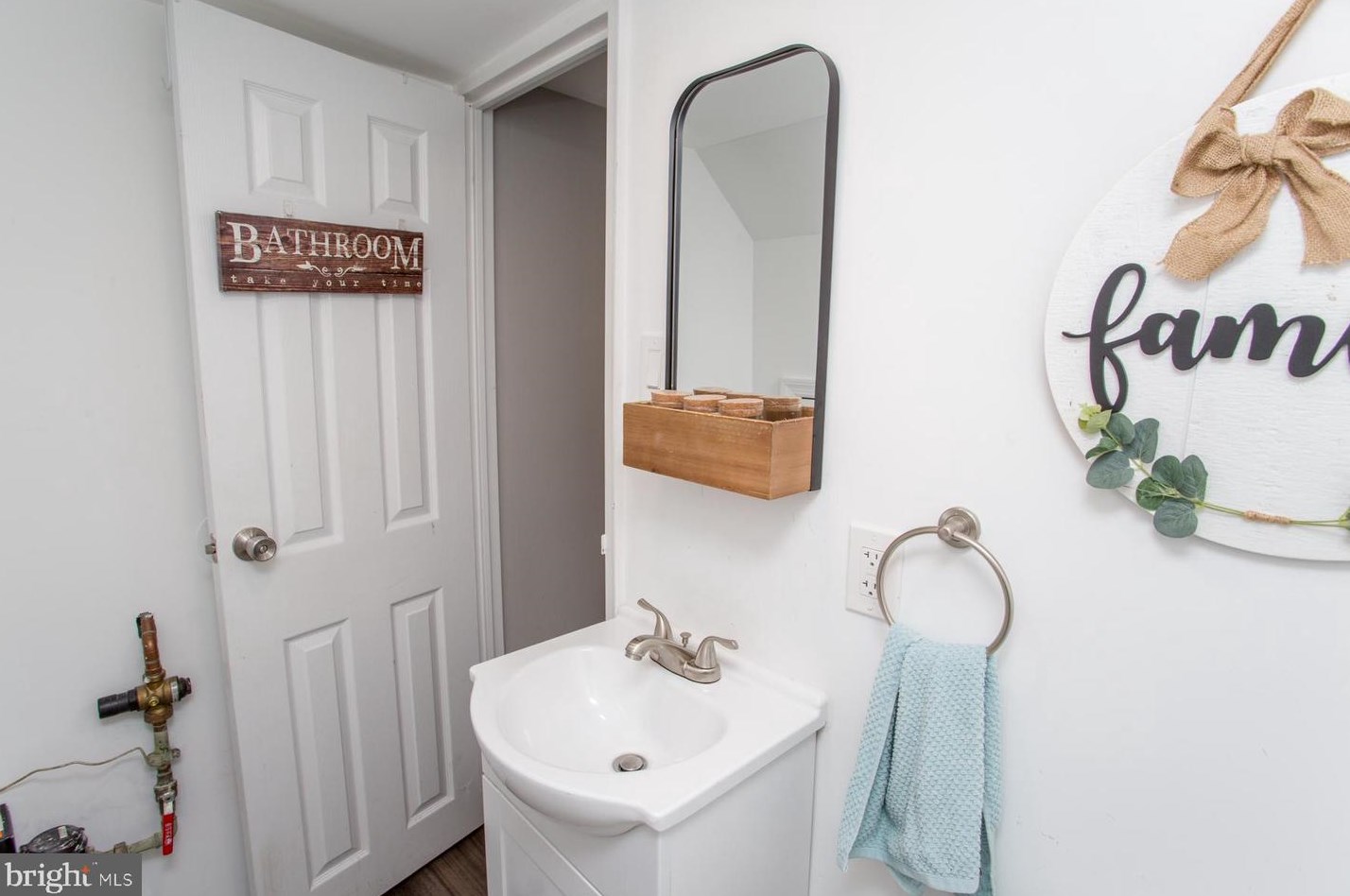 3405 Amity Rd, Philadelphia PA  19154-3903 exterior