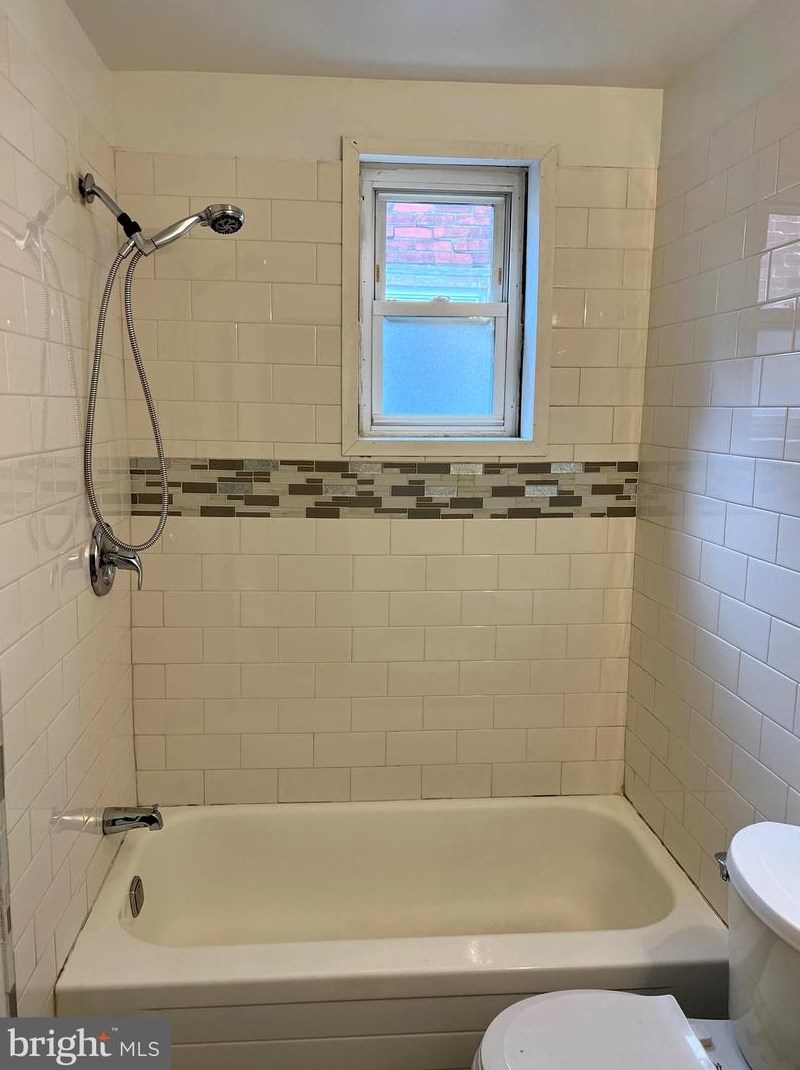 331 Felton St, Philadelphia PA 19151-3806 exterior