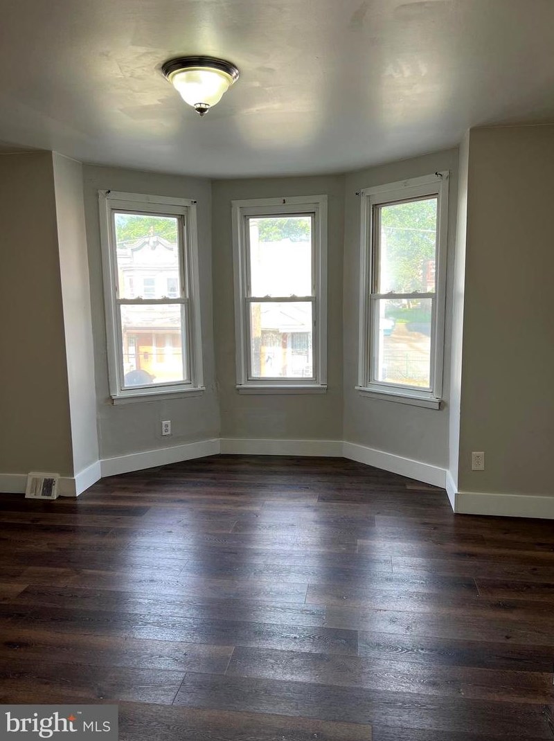 331 Felton St, Philadelphia PA 19151-3806 exterior