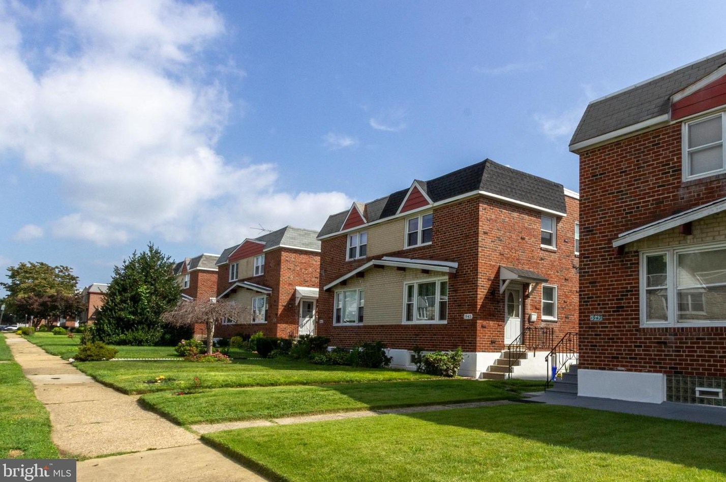 1945 Goodnaw St, Philadelphia, PA 19115-4720