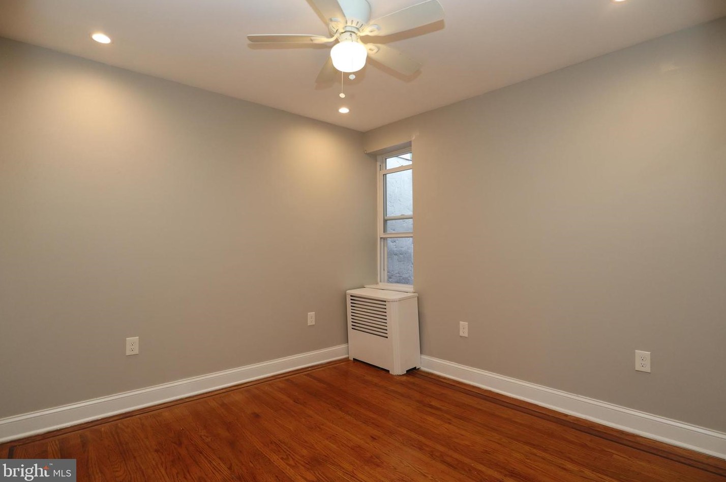 6465 Musgrave St, Philadelphia PA  19119-2332 exterior
