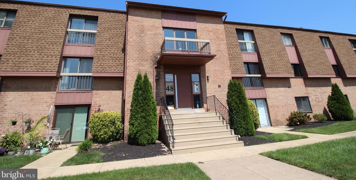 48204 Delaire Landing Rd, Philadelphia, PA 19114-5326