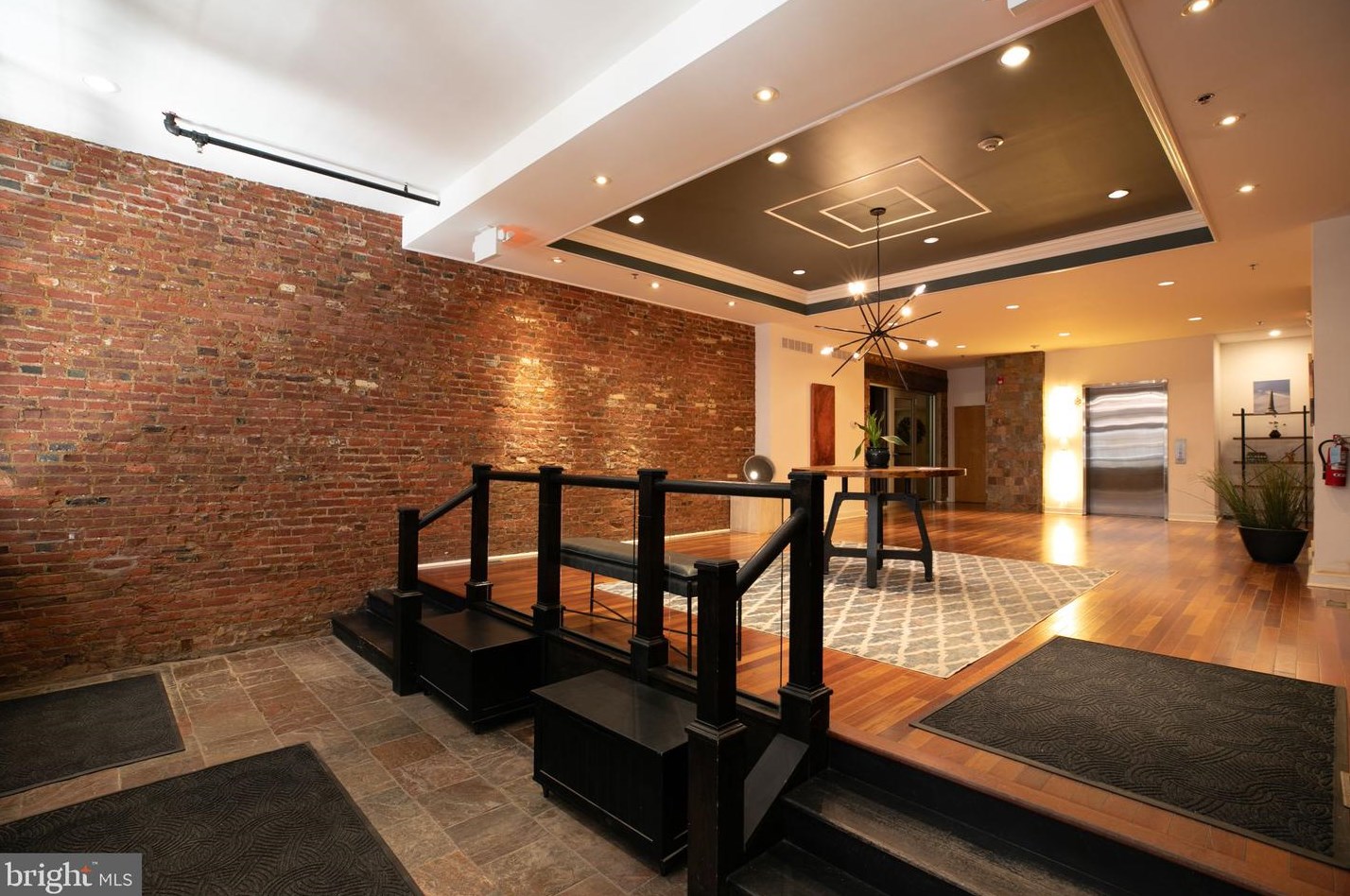 103 Church St, Philadelphia PA  19106-2262 exterior