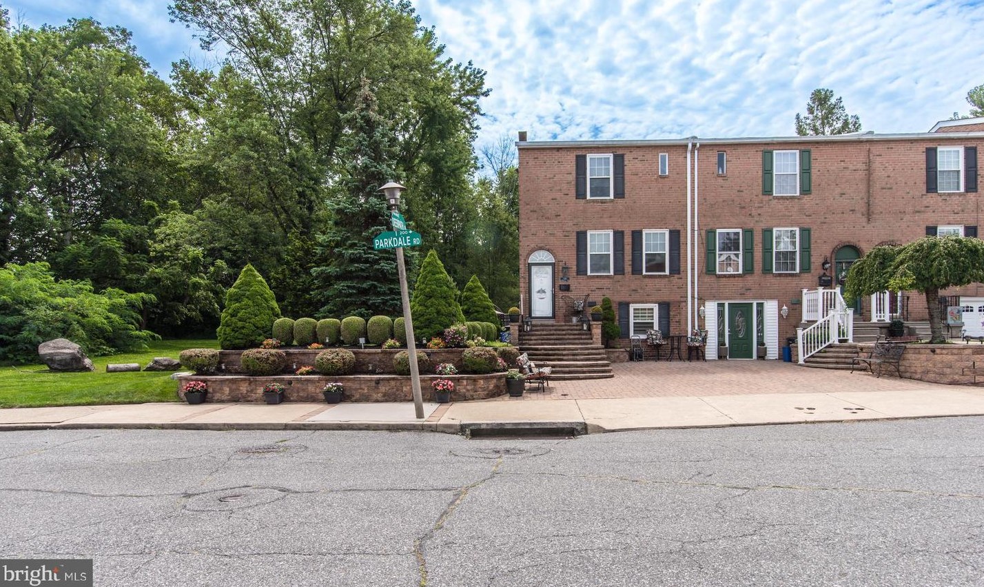 232 Parkdale Rd, Philadelphia, PA 19154-4334