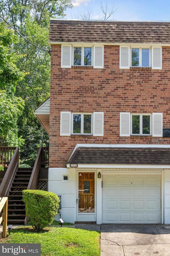 626 Gorgas Ln, Philadelphia, PA 19119