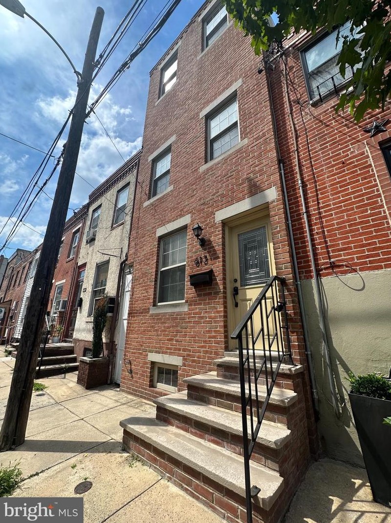 613 Earp St, Philadelphia, PA 19147