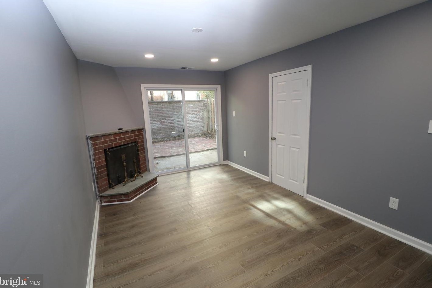 2221 Panama St, Philadelphia PA  19103-6525 exterior