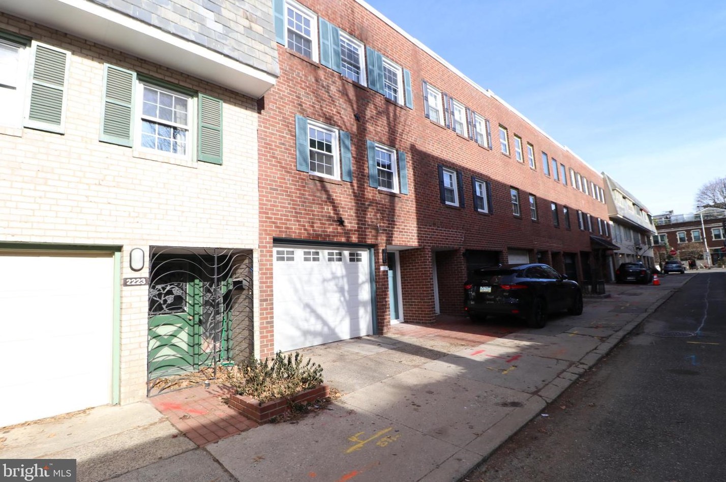 2221 Panama St, Philadelphia, PA 19103