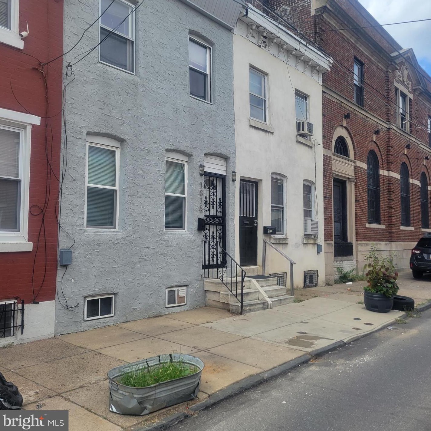 1818 Hazzard St, Philadelphia PA  19125-1320 exterior