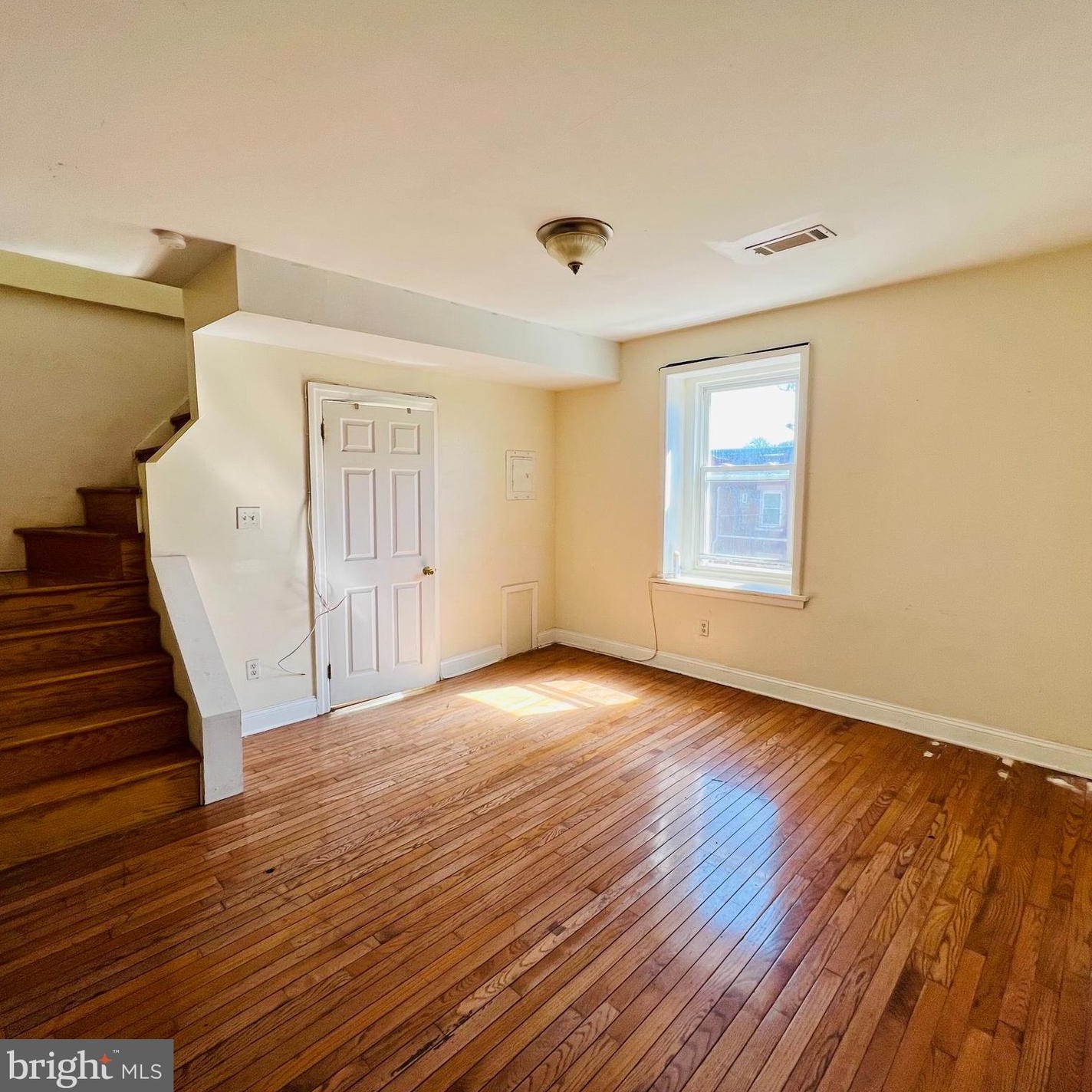 238 S 44th St #3, Philadelphia, PA 19104