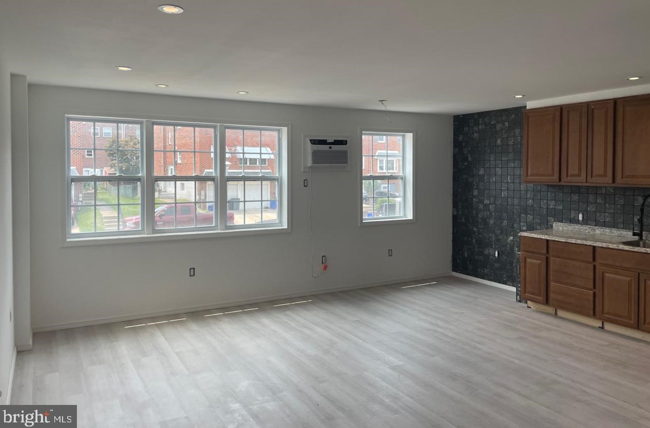 4023 Lyman Dr, Philadelphia, PA 19114