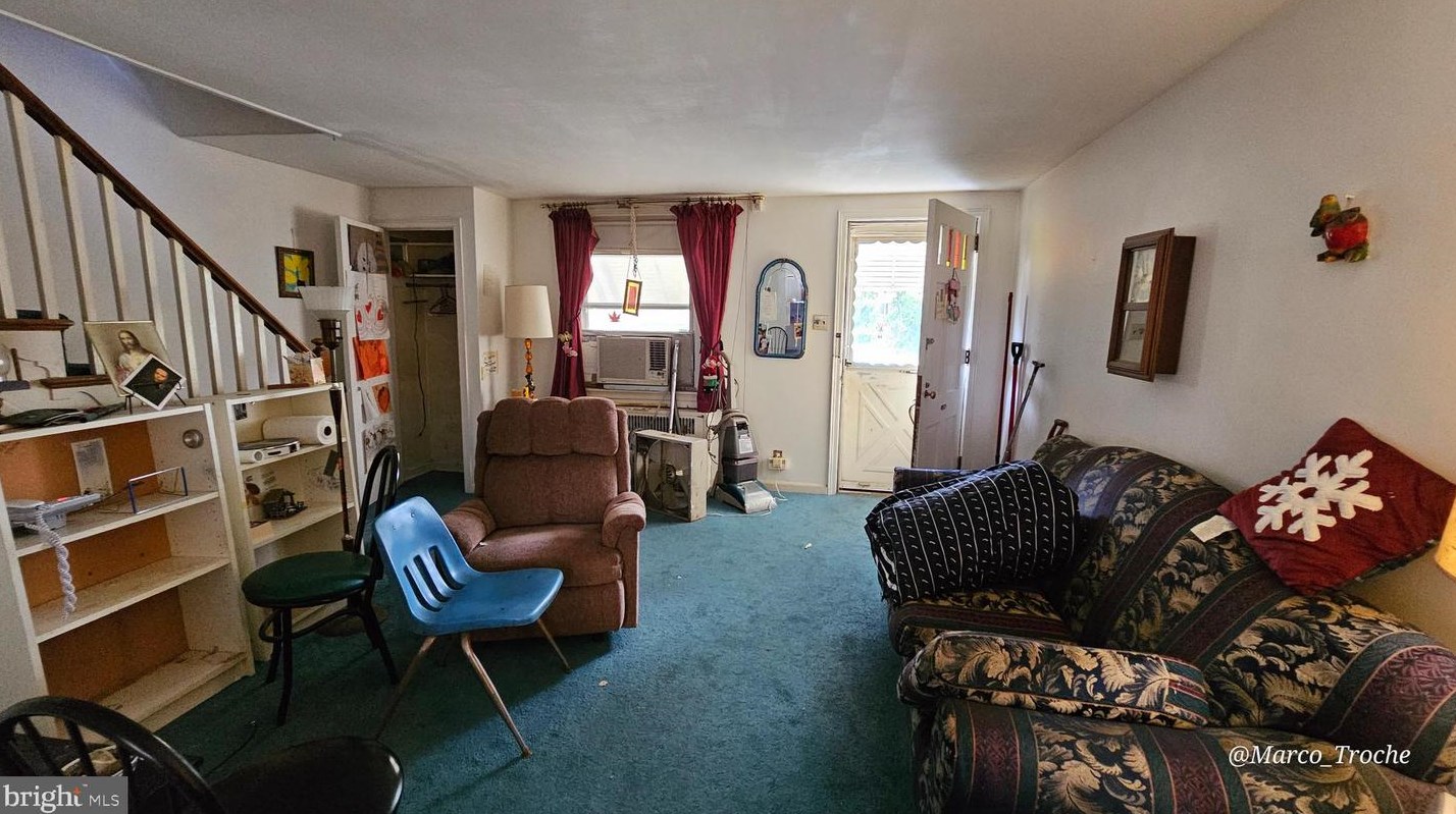 2059 Simon St, Philadelphia, PA 19124-2014