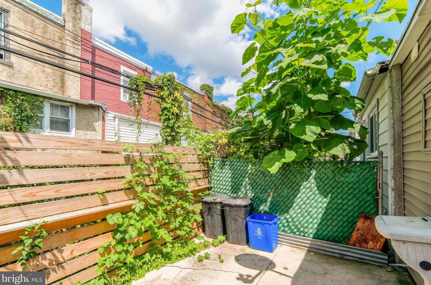 814 Vodges St, Philadelphia, PA 19143-2824
