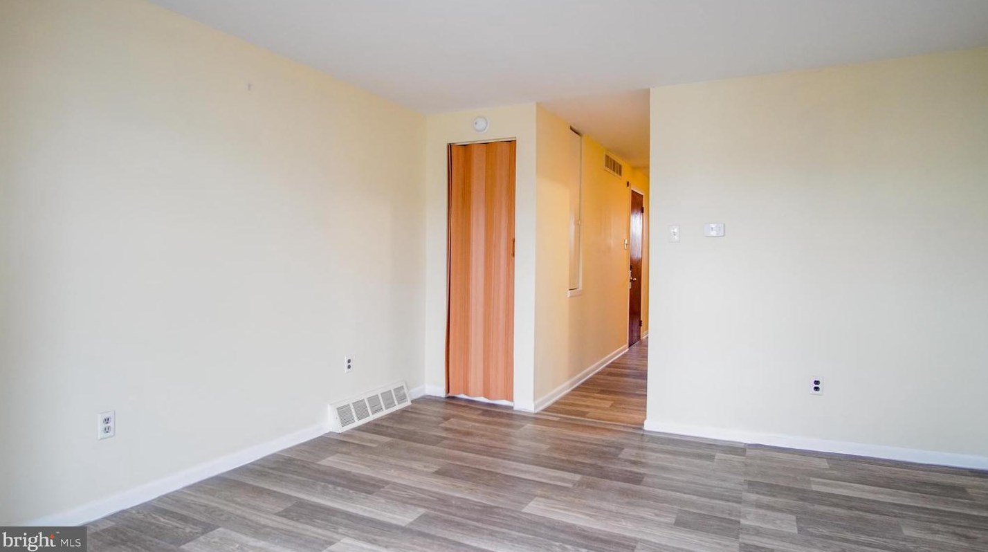 3396 Agate St, Philadelphia, PA 19134-4504