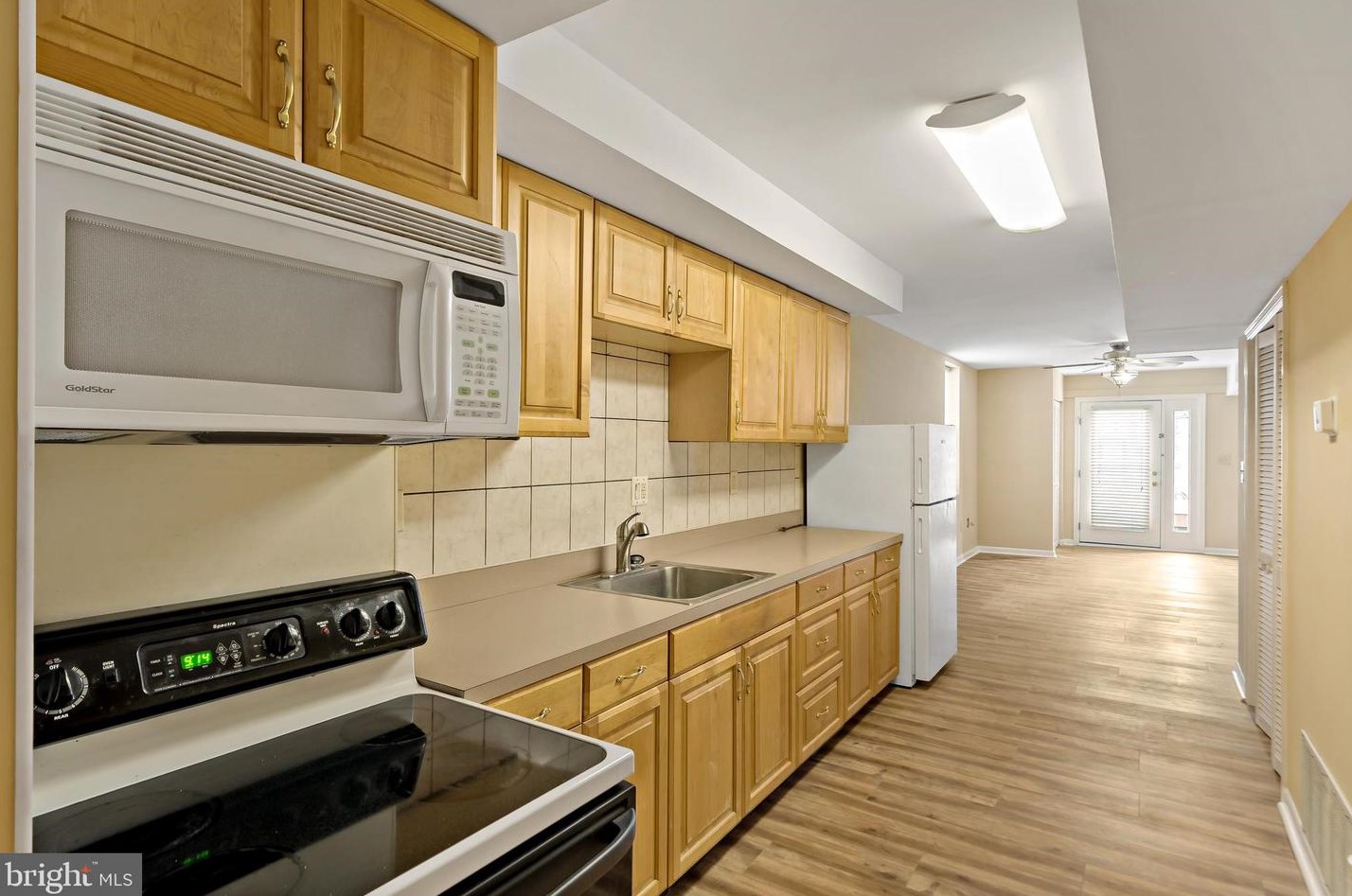 2537 S Broad St #2, Philadelphia, PA 19148