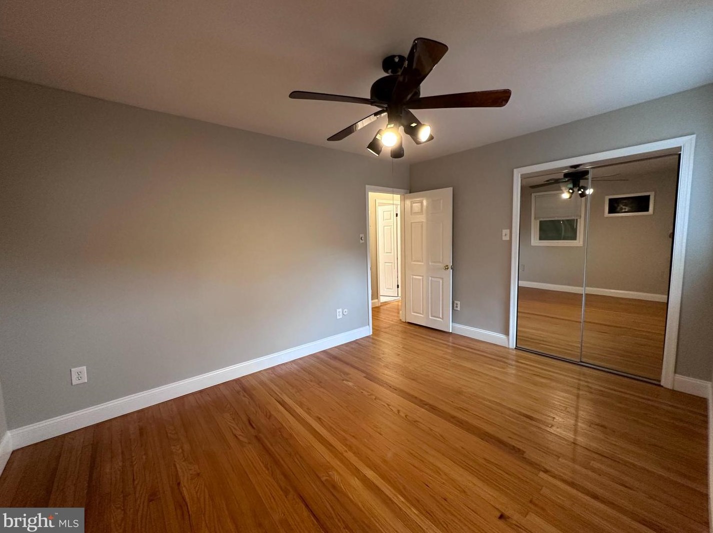 773 Cinnaminson St, Philadelphia, PA 19128-1511