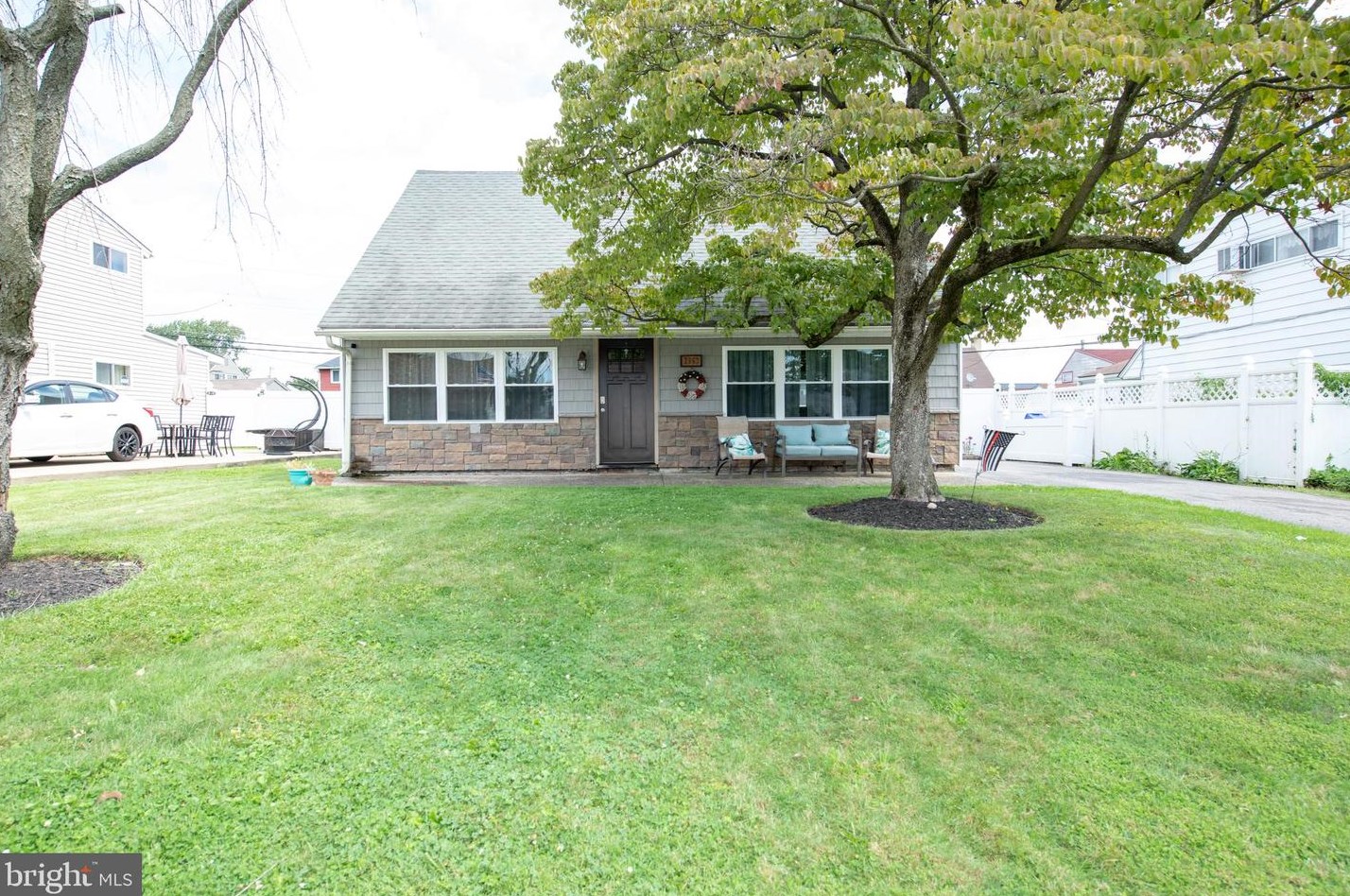 2863 Nautilus Rd, Philadelphia, PA 19154-1607