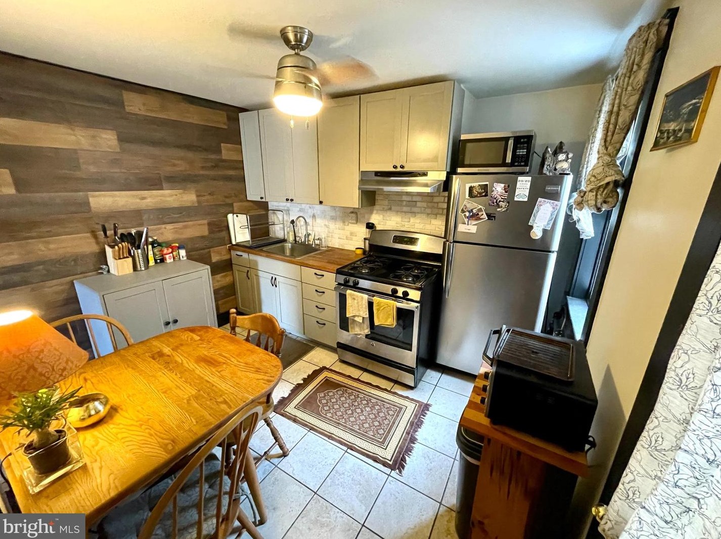 1133 Susquehanna Ave, Philadelphia PA  19125-3439 exterior