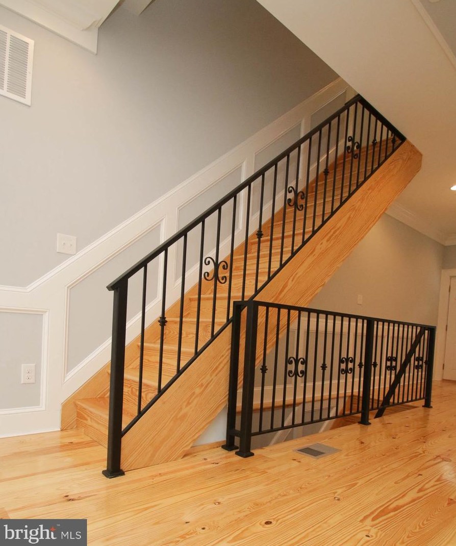 1528 Cleveland St, Philadelphia PA  19146-4620 exterior