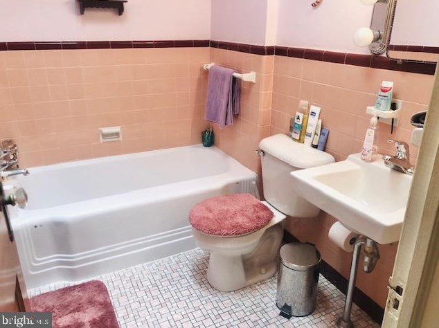 2715 Unruh Ave, Philadelphia PA  19149-2418 exterior