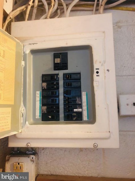 2715 Unruh Ave, Philadelphia PA  19149-2418 exterior