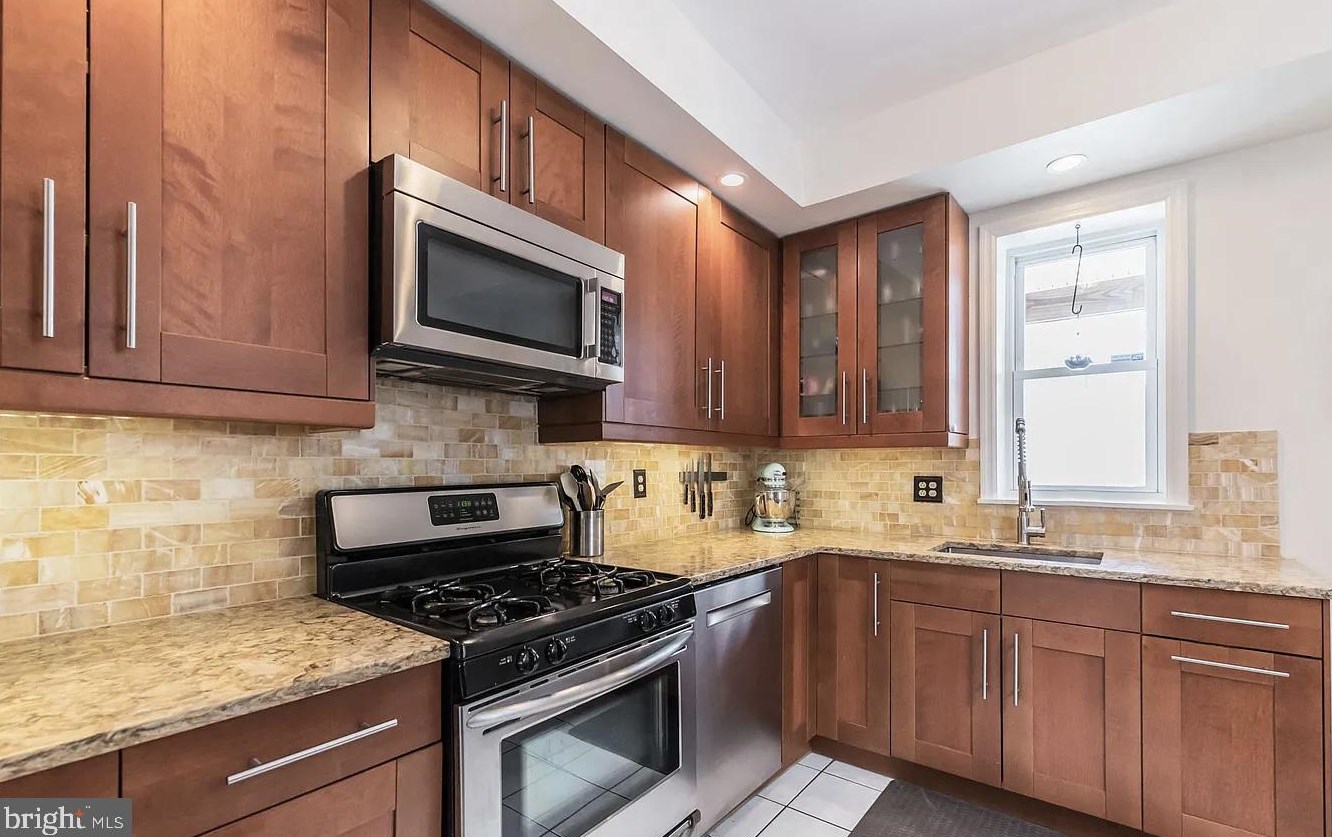 414 Cross St, Philadelphia, PA 19147